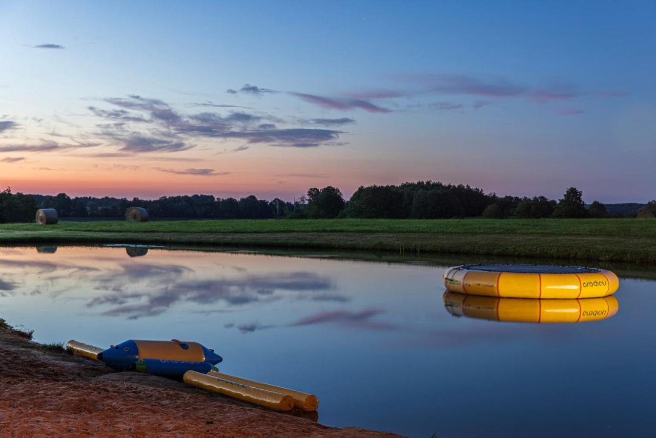 Hotel Gradiali Anykščiai Exteriér fotografie